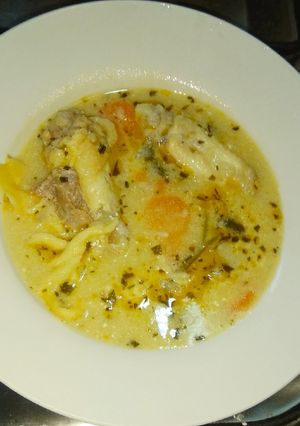 Tárkonyos tejfölös csirkeaprólék leves recept fotója