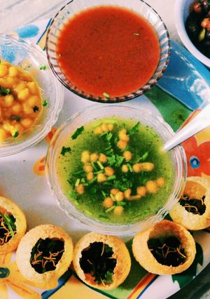 તીખી પાણીપુરી(tikhi pani puri recipe in Gujarati) રેસીપી મુખ્ય ફોટો