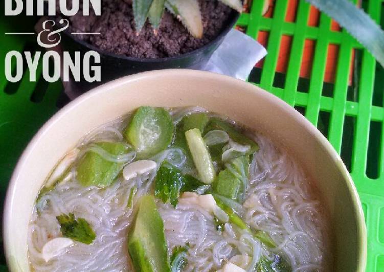 Bagaimana memasak Sop Bihun &amp; Oyong yang sempurna