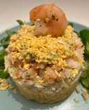 Ensaladilla de langostinos con mayonesa de ajo y albahaca