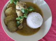 Una foto de salsa verde de tomatillo