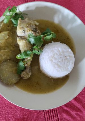 Una foto de Pollo en Salsa Verde