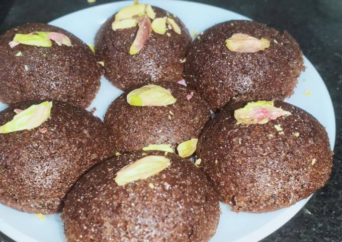 Step-by-Step Guide to Prepare Homemade Bourbon Biscuit Cake Baked in Appam Pan