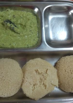 A picture of Oats And sooji instant idli.