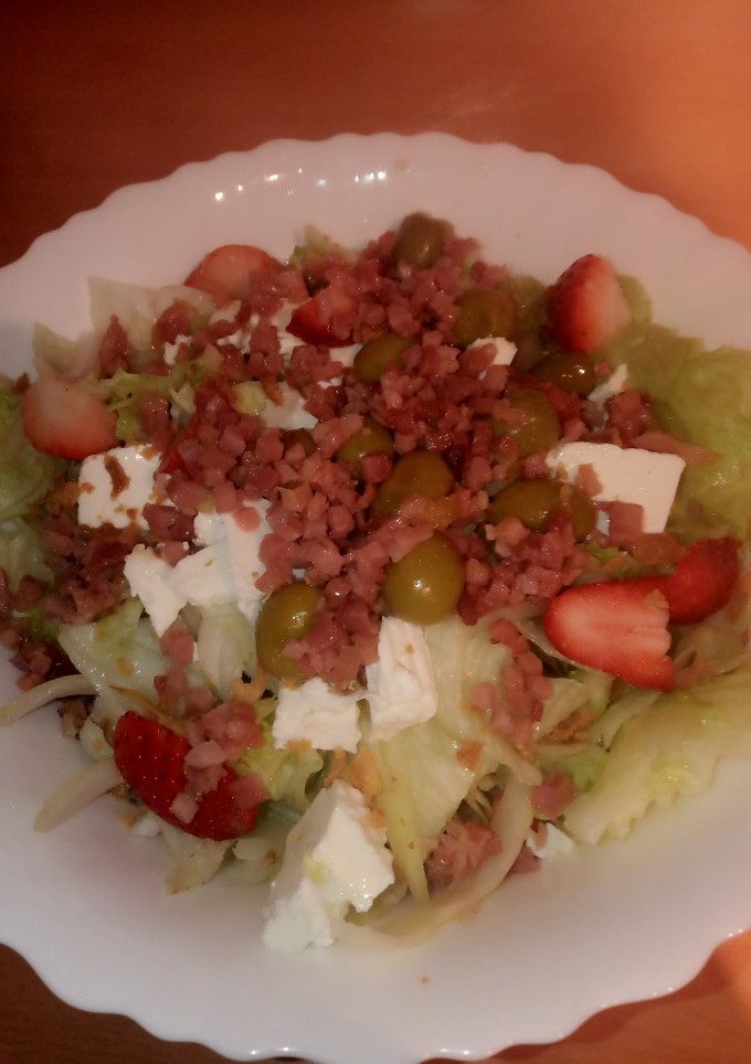Una foto de Ensalada mediterránea