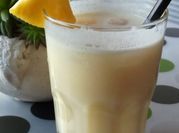 Una foto de bebidas con leche evaporada
