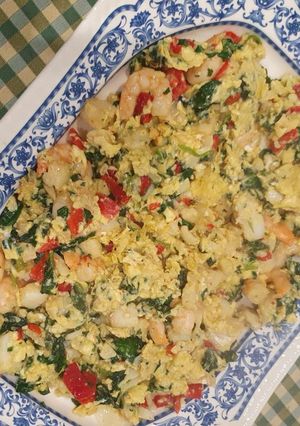 Foto principal de Revuelto de bacalao con gambas y espinacas