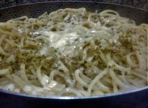 Una foto de Spaghetti al "Aglio e Olio"