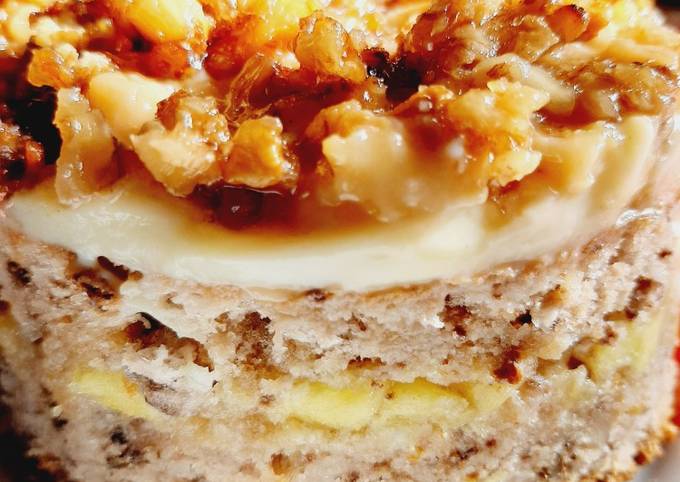 Prăjitură cu de vanilie, mere și nuci caramelizate, rețetă de Kmy Nitza - Rețete Cookpad