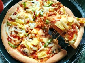 Gambar Hawaiian Pizza 🍕🍍