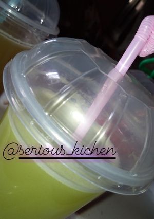 A picture of Pineapple n cucumber.