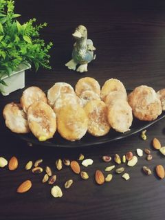 நட்ஸ் வீல் ரோல் ஸ்வீட்(nuts wheel roll recipe in tamil) செய்முறை முக்கிய புகைப்படம்