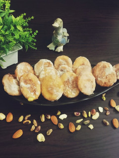 நட்ஸ் வீல் ரோல் ஸ்வீட்(nuts wheel roll recipe in tamil) செய்முறை முக்கிய புகைப்படம்