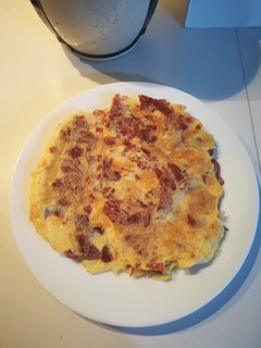 Una foto de Tortilla de jamón serrano