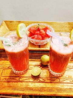 वाटरमेलन लेमोनेड (watermelon lemonade recipe in Hindi) रेसिपी मुख्य फोटो