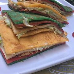 A picture of Colourful chicken pie.