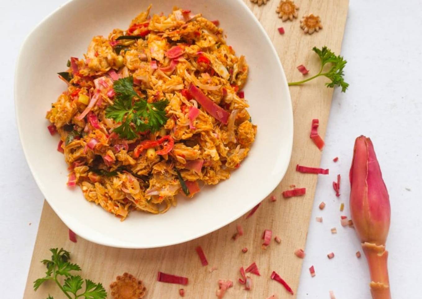 Ayam goreng dengan bunga kantata