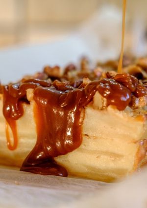 Φωτογραφία της συνταγής Gateau Invisible (αόρατο cake) με καραμέλα και μήλα