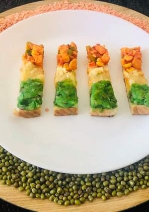 A picture of Tricolour Finger Toast.