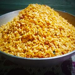 A picture of Chivda.