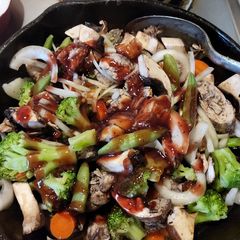 A picture of Raspberry inferno Chicken stir fry.
