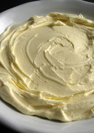 A picture of Meringue Butter Cream.
