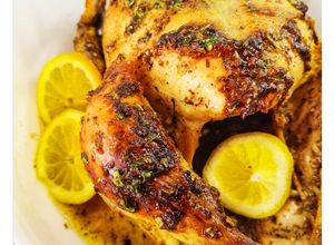 Foto principal de Pollo asado con ajos, mantequilla y finas hierbas