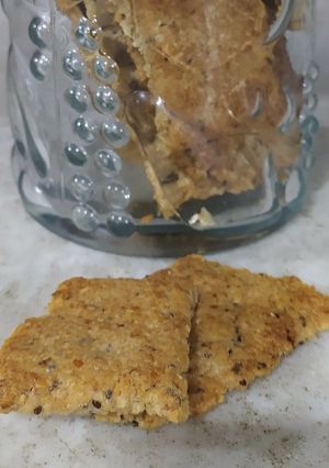 Una foto de Crackers de avena y semillas