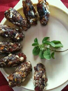 A picture of Dates Roll.
