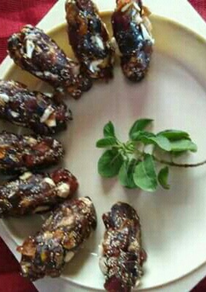 A picture of Dates Roll.
