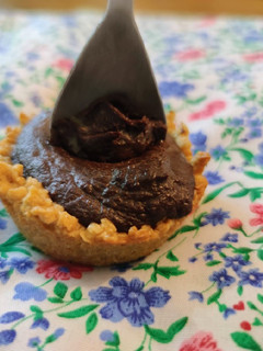 Una foto de Tartaletas de chocolate y masa de avena