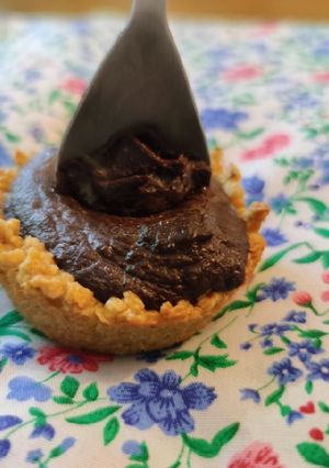 Una foto de Tartaletas de chocolate y masa de avena