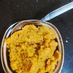 A picture of Besan halwa.