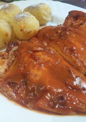 Una foto de Dorada con Salsa de Pimentón y Manzanilla