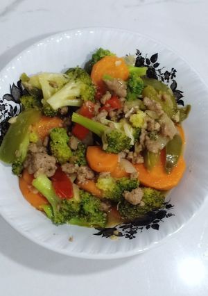 Foto resep Tumis brokoli wortel daging sapi