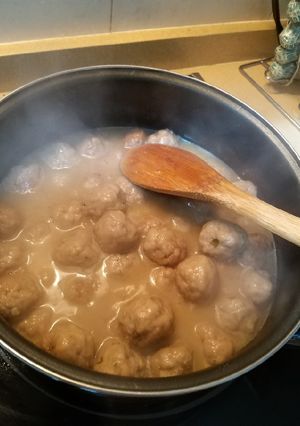 A picture of Meatballs in Spanish Sauce.