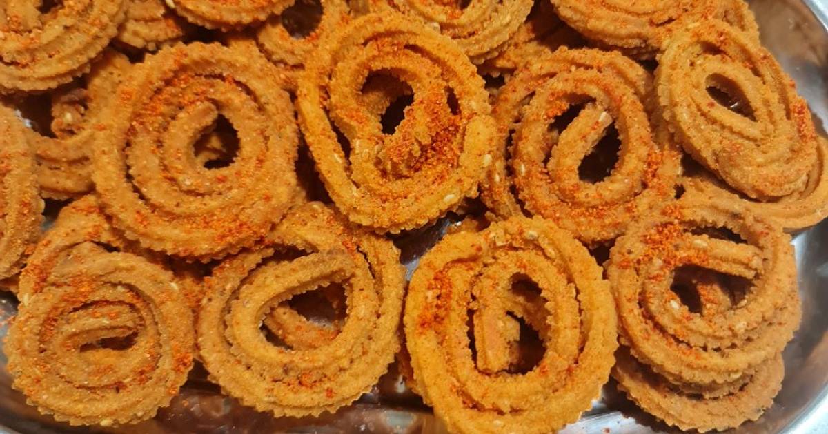 Aarti Rice Aarti Dattani દ્વારા રેસીપી ચોખા ના લોટ ની ચકરી (Rice flour Chakri ...