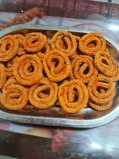 ચોખા ના લોટ ની ચકરી (Rice flour Chakri Recipe in Gujarati) રેસીપી મુખ્ય ફોટો