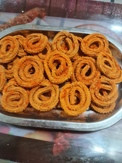 ચોખા ના લોટ ની ચકરી (Rice flour Chakri Recipe in Gujarati) રેસીપી મુખ્ય ફોટો