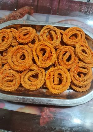 ચોખા ના લોટ ની ચકરી (Rice flour Chakri Recipe in Gujarati) રેસીપી મુખ્ય ફોટો