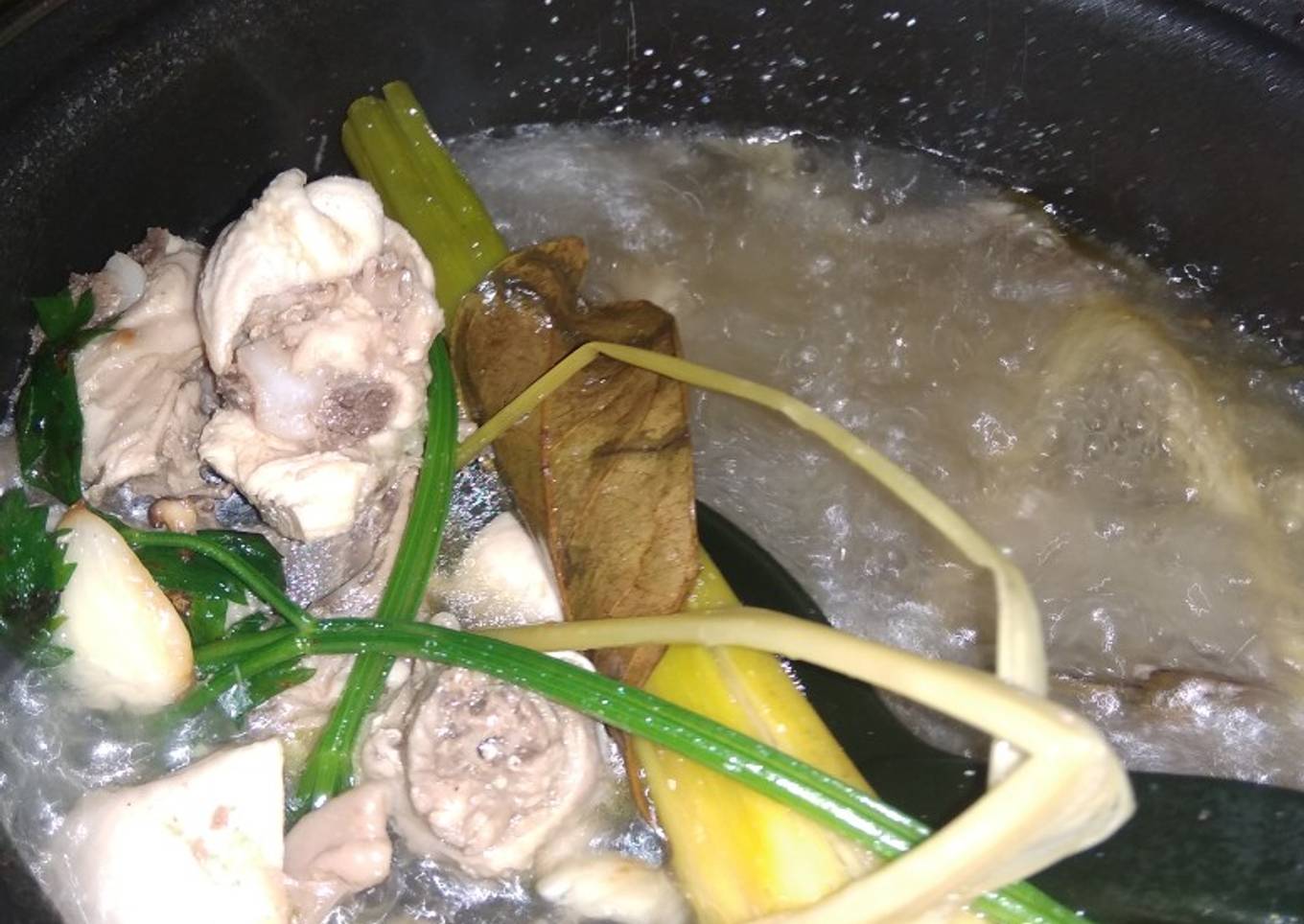 Sop Ayam (a la) Pak Min