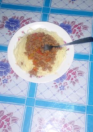 A picture of Fried Supperghetti with meaced meat.
