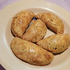 A picture of Meat pie dough.