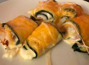 Foto principal de Rollitos de calabacín gratinados rellenos de jamón y queso en Airfryer Cosori