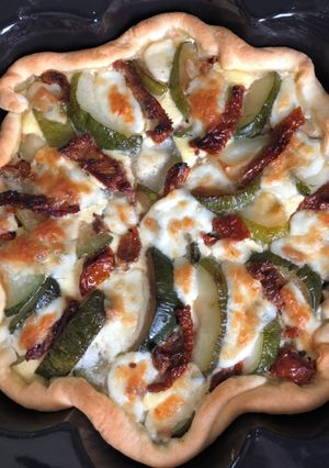 Une photo de Tarte d’été courgette tomates séchées