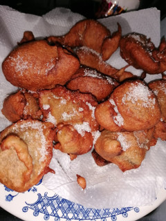 Una foto de Buñuelos de banana y canela
