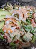 Ensalada de aguacate con langostinos