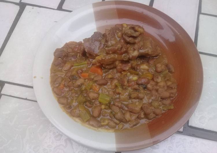 Brown beans with celery dtew