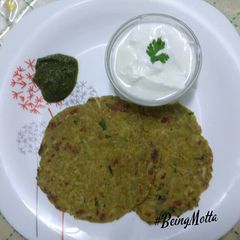 A picture of Bajra-Raddish paratha.