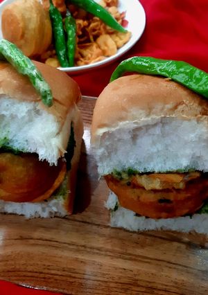 A picture of Vada pav.